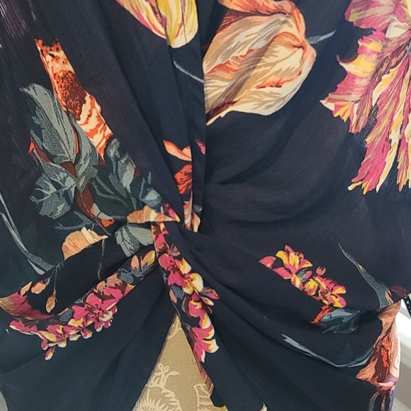 Blouse - Picture 3 of 9